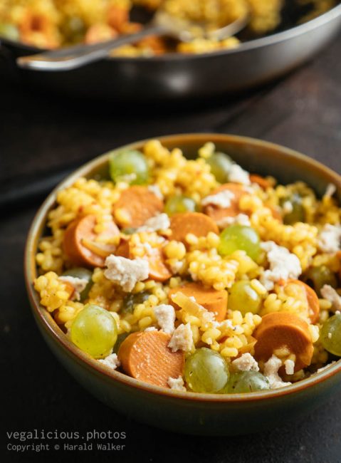 Grape Risotto with Vegan Hot Dogs and Feta – vegalicious.photos