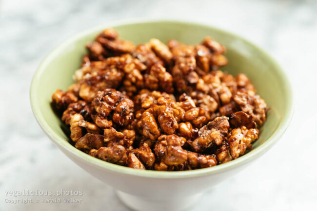20201024 214255 Spicy Candied Walnuts 650x434 