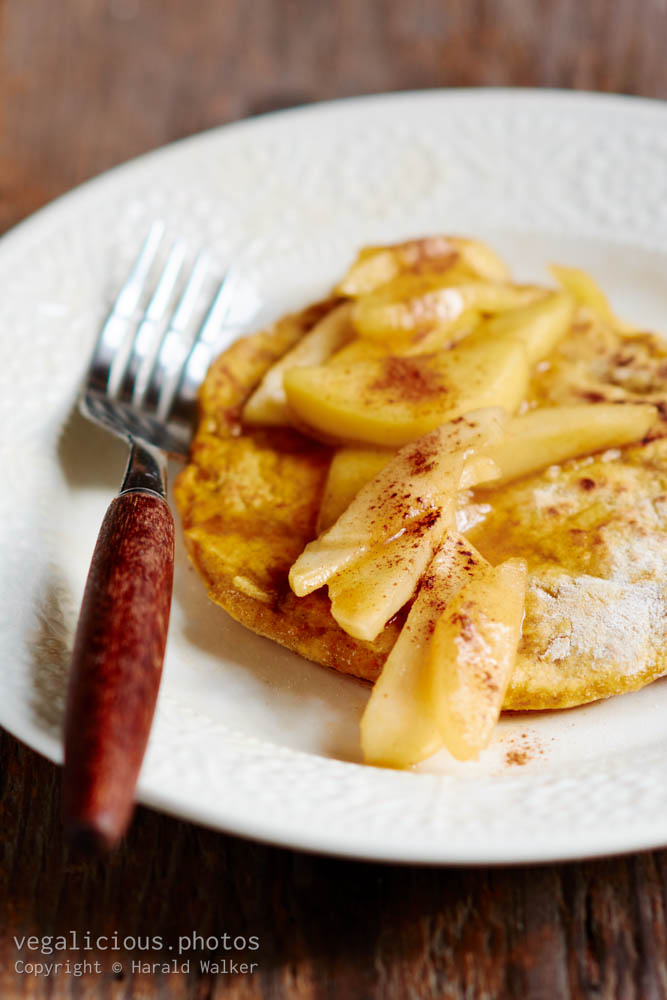 Stock photo of Spiced pumpkin flatbread
with sauteed apples